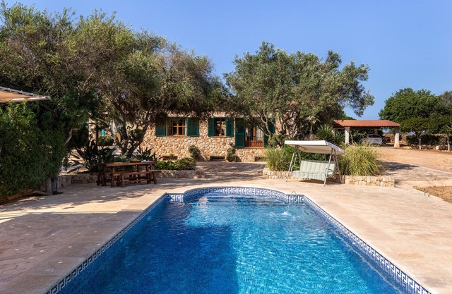 Holiday Home Finca Es Turo with Mountain Views, Pool and Wi-Fi