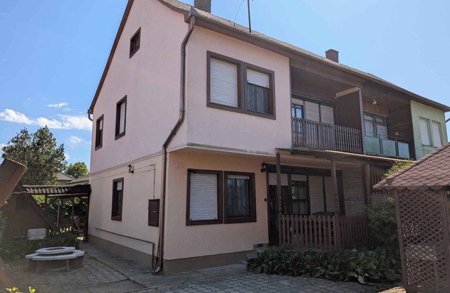 Holiday home near the beach and with a garden
