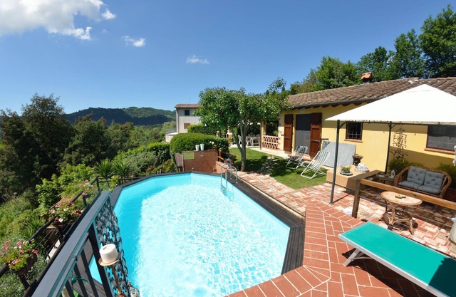 Holiday Home in Pescaglia near Tuscan Beaches