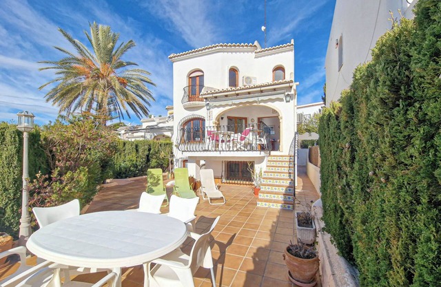 Holiday Home 'Isabel' with Sea View, Wi-Fi and Air Conditioning