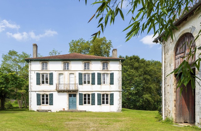 Holiday Home "Maison Etxeparea" with Wi-Fi