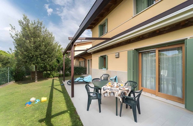 Holiday home mit Klimaanlage und Terrasse