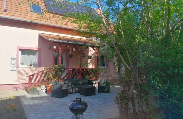 Holiday home near the centre with air conditioning