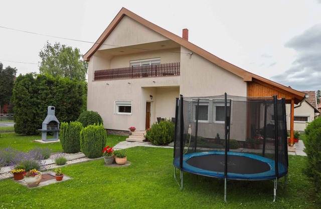 Holiday home only 300 m from the beach with air conditioning