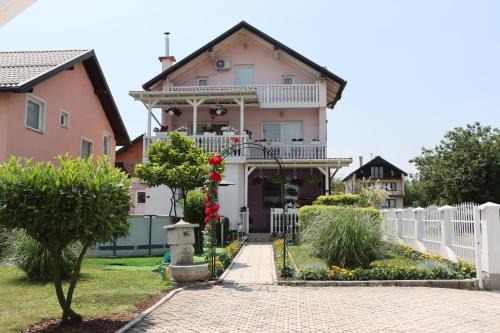 Holiday Home Peaceful Retreat