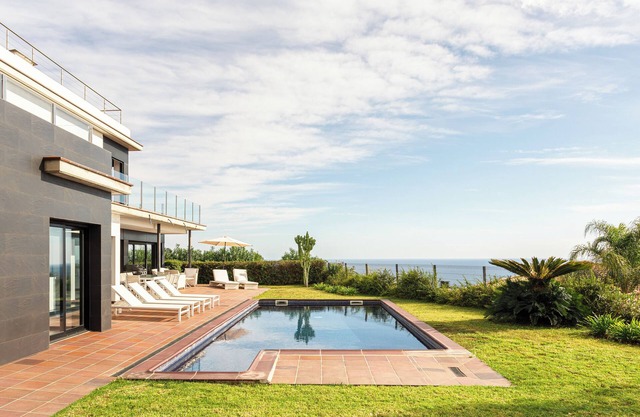 Holiday Home 'Roman' with Sea View, Wi-Fi and Air Conditioning