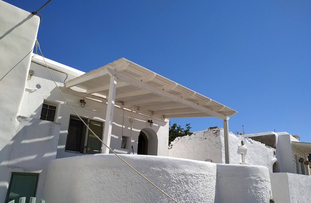 Holiday Home 'Sigalas House, Sikinos Island' with Sea View, Terrace and Air Conditioning