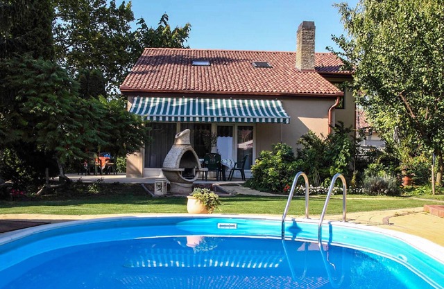 Holiday home superior with pool and spa