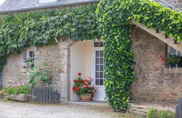 Holiday Home 'Ty Heol À 800m De La Plage' with Private Terrace, Shared Garden and Wi-Fi