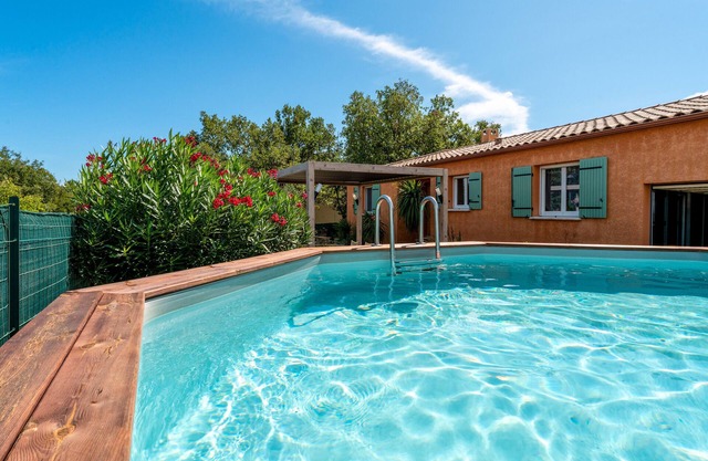 Holiday Home 'Villa' with Private Pool, Wi-Fi and Air Conditioning