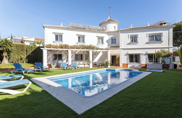 Holiday Home ‘Villa Eden Nerja’ with Mountain View, Pool, Garden & Terraces