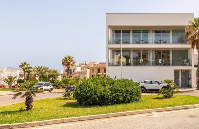 Holiday Home 'Villa Mar' with Sea View, Wi-Fi and Air Conditioning