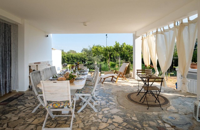 Holiday Home Villa Grazia close to the Sea with Private Garden & Wi-Fi