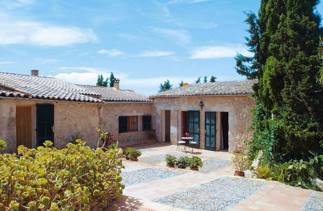 Holiday home with garden furniture