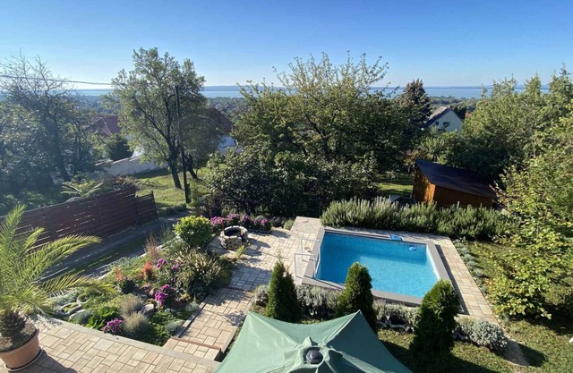 Holiday home with view and pool