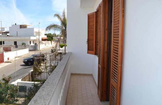 Holiday home with air conditioning and balcony for 6 people in San Foca