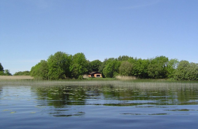 Holiday home with boat, romantically located between sea and moor