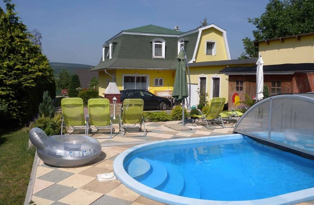 Holiday home with pool, air and modern furniture