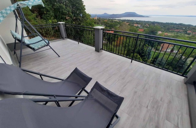 Holiday home with view and pool