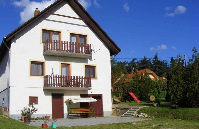 Holiday home with air conditioning and garden