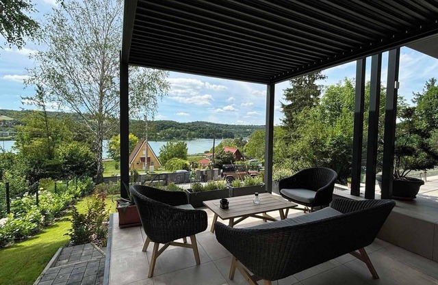 Holiday home with whirlpool, sauna and private jetty