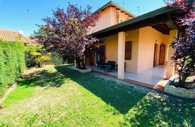 Holiday house Lido delle Nazioni for 2 - 6 persons with 2 bedrooms - Row house