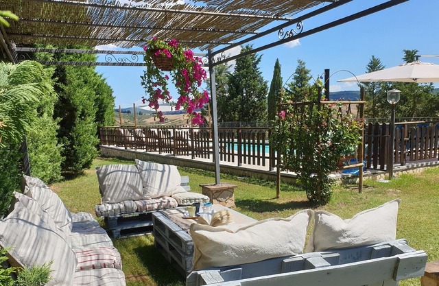 Holiday house Asciano for 6 - 10 persons with 5 bedrooms - Farmhouse