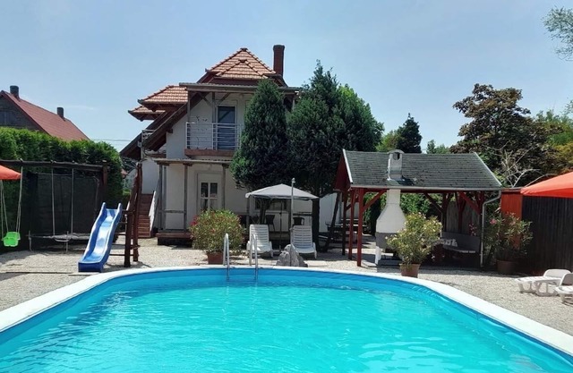 Holiday house Balatonmáriafürdõ for 1 - 7 persons with 3 bedrooms - Holiday home