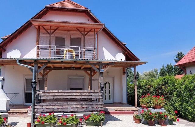Holiday house Balatonmáriafürdõ for 1 - 10 persons with 5 bedrooms - Holiday home