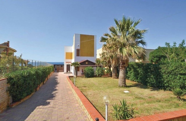 HOLIDAY HOUSE IN MUCERA DIRECTLY BY THE SEA