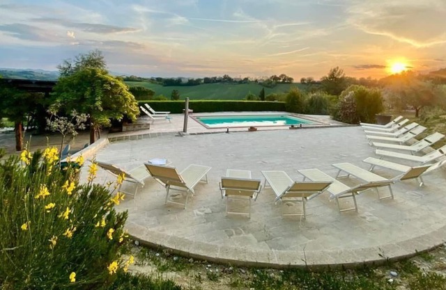 Holiday house Ponzano di Fermo for 16 - 28 persons with 13 bedrooms - Farmhouse