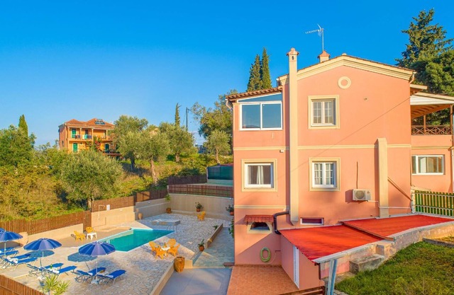 Holiday house Kato Korakiana for 1 - 8 persons with 3 bedrooms - Holiday home