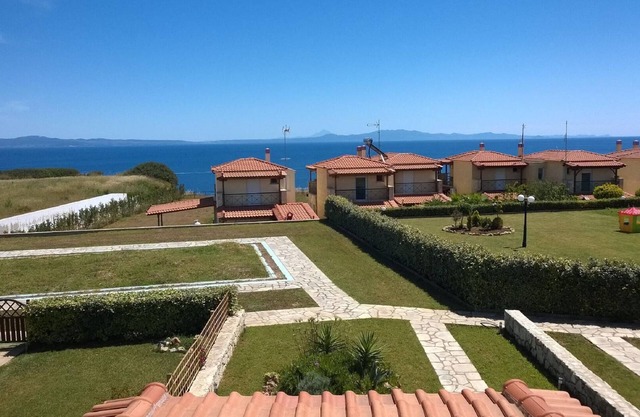 Holiday house Nea Moudhania for 1 - 5 persons with 3 bedrooms - Twin house