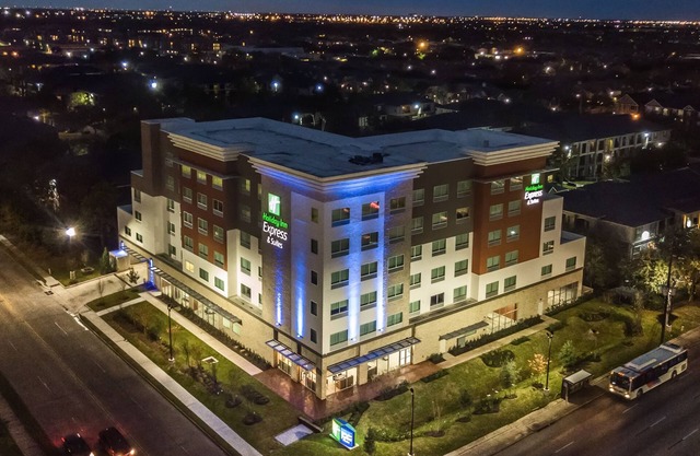 Holiday Inn Express and Suites Houston Westchase - Westheimer by IHG