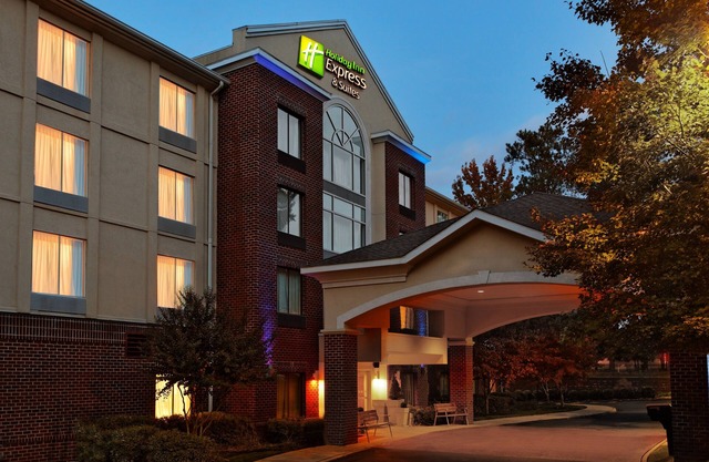 Holiday Inn Express Hotel & Suites Richmond-Brandermill by IHG