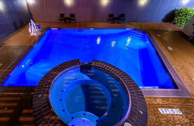 Holiday Inn Express Hotel & Suites Bastrop by IHG