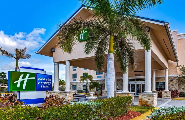Holiday Inn Express & Suites Lantana by IHG
