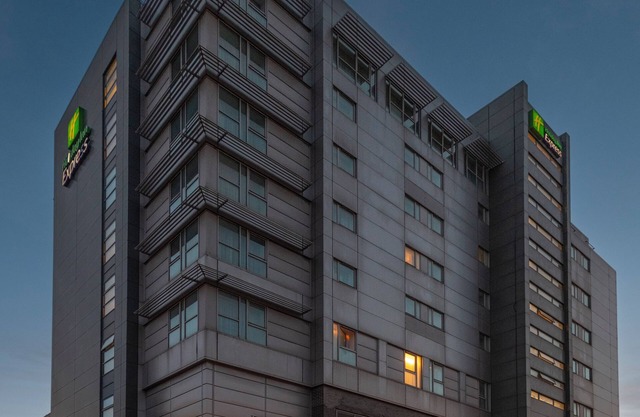 Holiday Inn Express Swindon City Centre by IHG