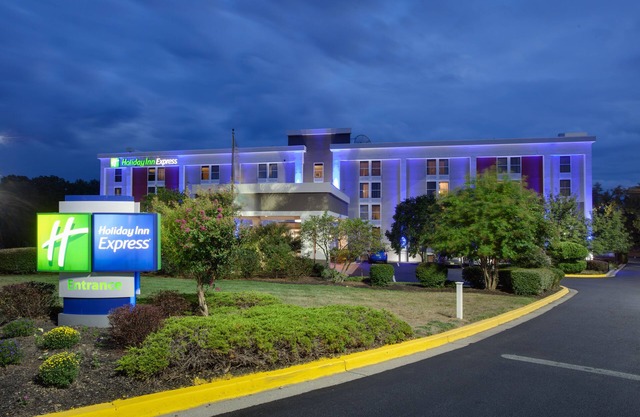 Holiday Inn Express Washington DC East - Andrews AFB by IHG