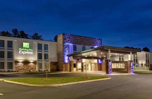 Holiday Inn Express - Williamsburg Busch Gardens Area by IHG