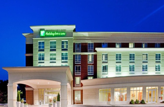 Holiday Inn Hotel & Suites Gateway by IHG