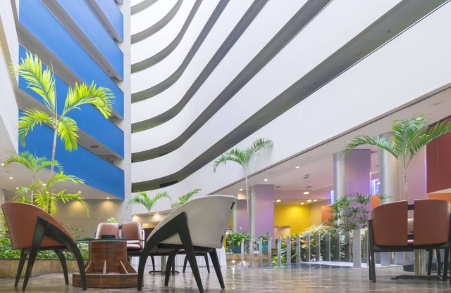 Holiday Inn Monterrey - Parque Fundidora by IHG