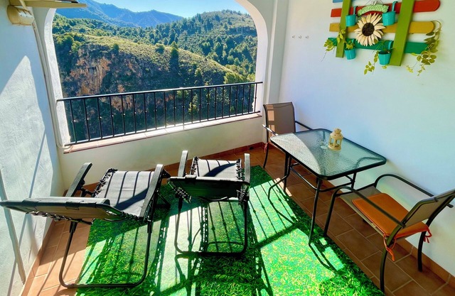 HOLIDAY RENTAL APARTMENT.5 KM TO THE NEAREST BEACHES, WIFI, .SUNNY TERRACE.