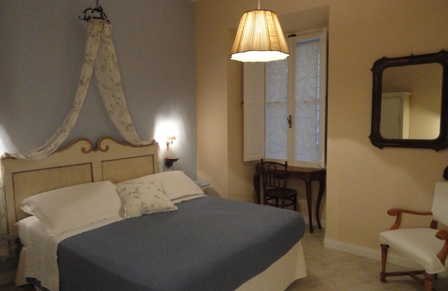 Holiday Romantic elegant historic center near the Colosseum metro A and B