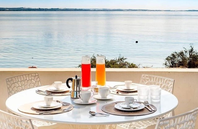 holiday vacation villa rental, Italy, sicily, seaside, near Ragusa, beach, wi-fi, air conditioning, short term long term