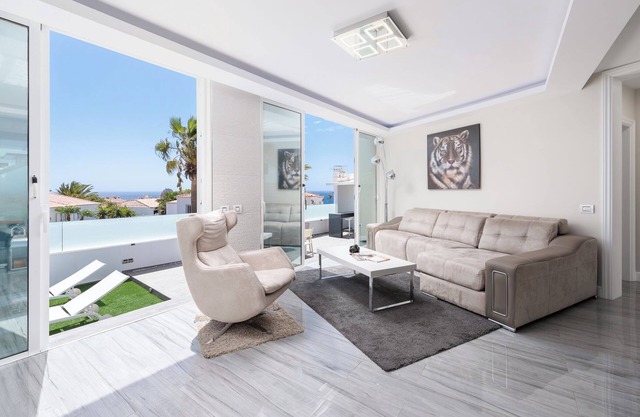 Holiday Villa 'Karat Villa Ocean Golf' with Sea Views, Wi-Fi and Air Conditioning