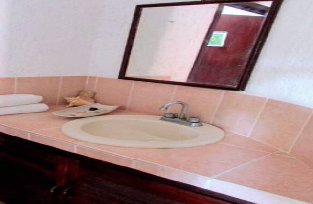 -Holistic DIVING house- 100m to the beach Bajo