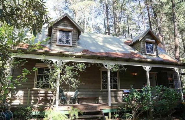 Holly Lodge