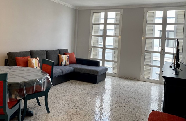 HomeForGuest 3 Bedroom Apartment in Triana