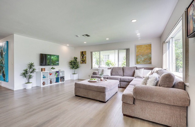 Home < 2 Mi to Hallandale Beach & Boat Rentals